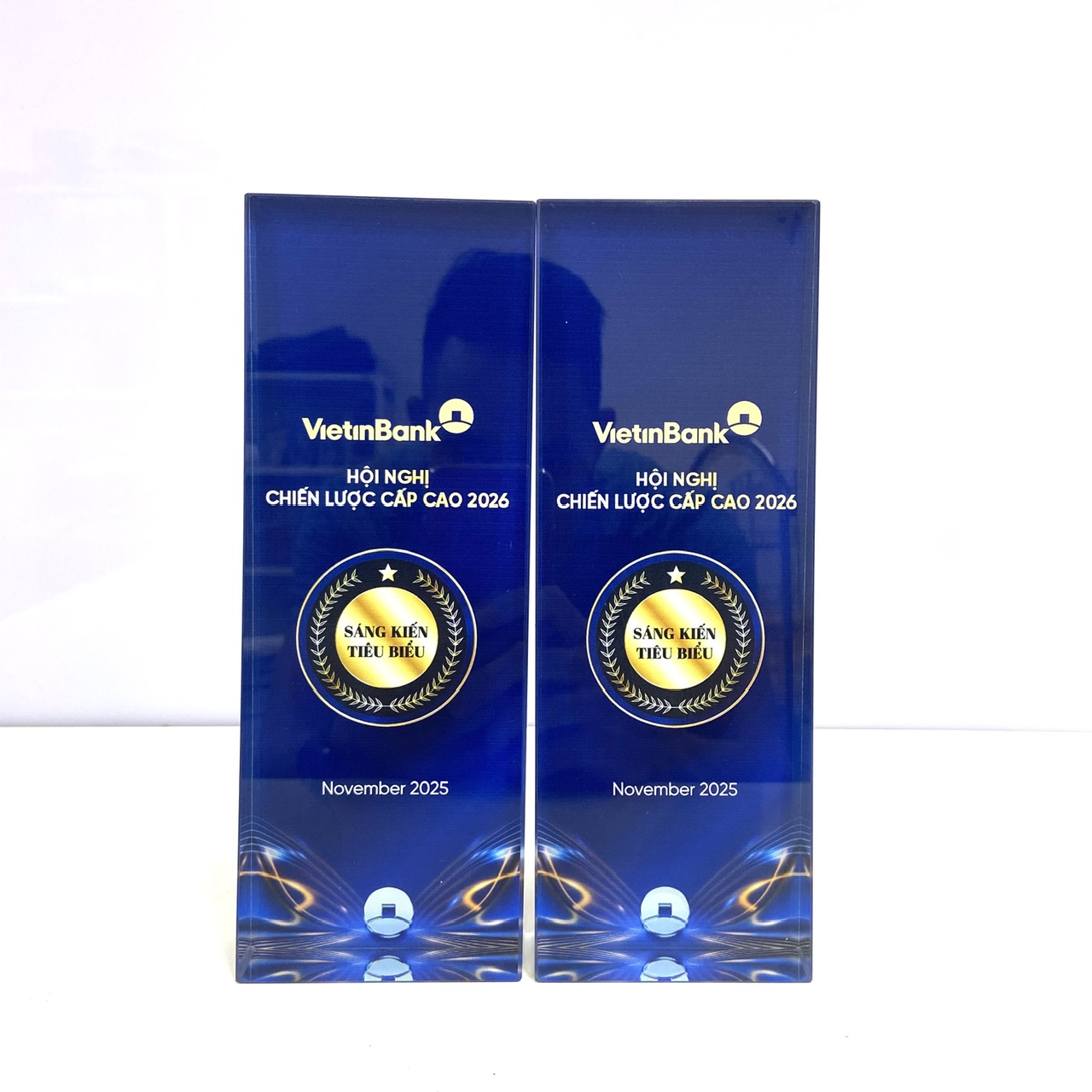 Kỷ Niệm Chương Pha Lê Cao Cấp Nguyên Khối KQ19